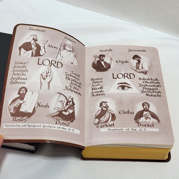 Pair of The New American Bibles: Saint Joseph Edition and 2001 American Standard - Picture 9 of 16